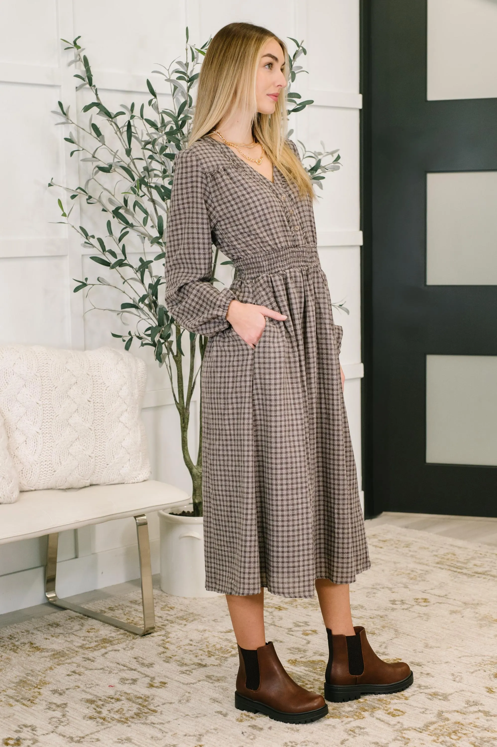 Fall Fairytale Plot Plaid Midi Dress — view 4