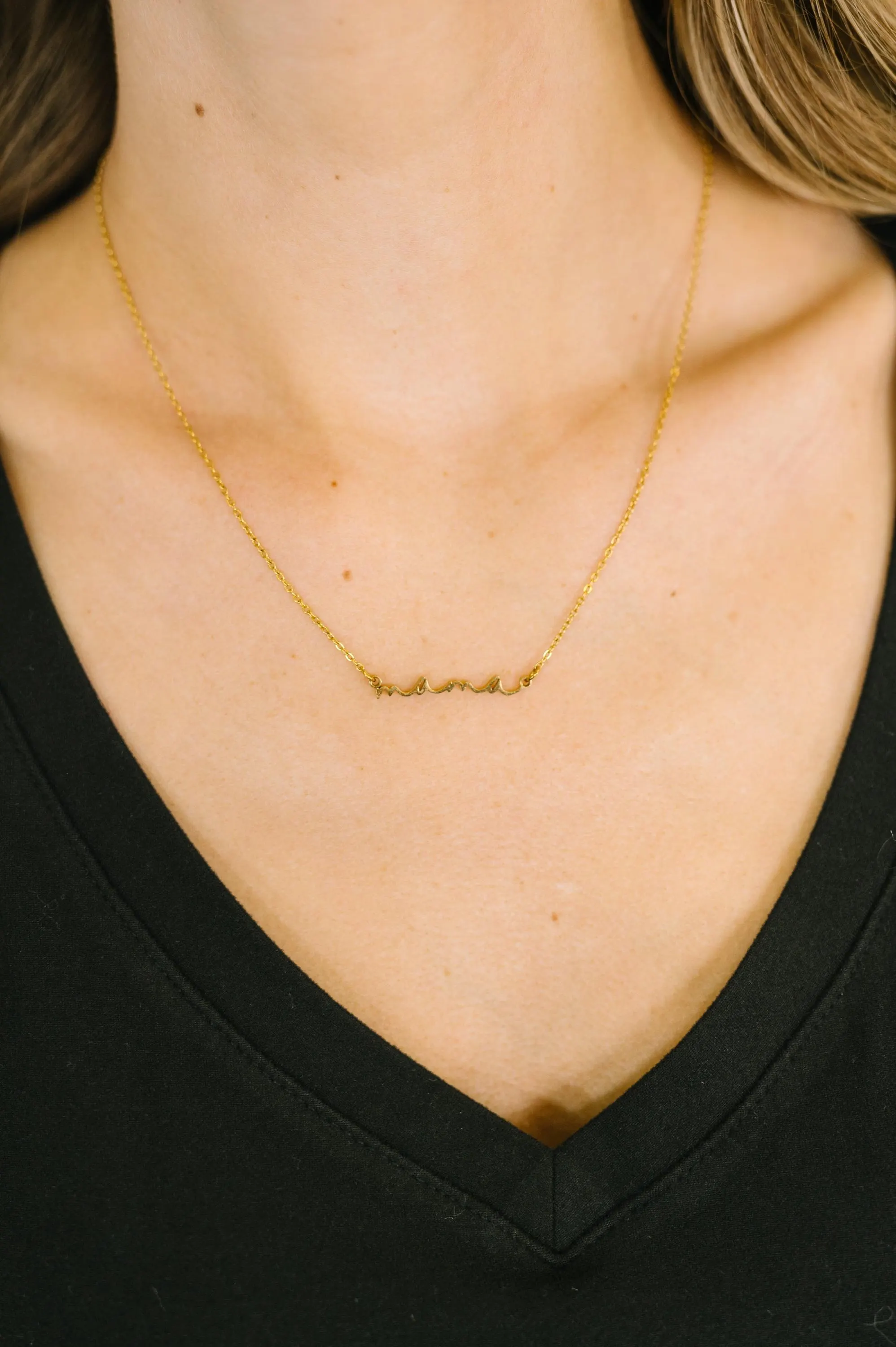 Gift for Mom 18K Gold Mama Necklace — view 4